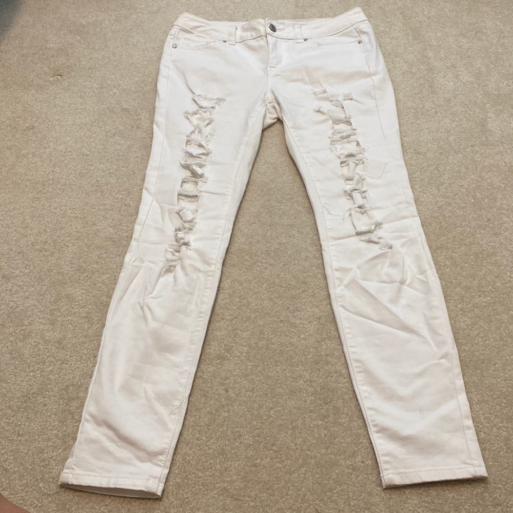 EUC Distressed Woman’s Jeans